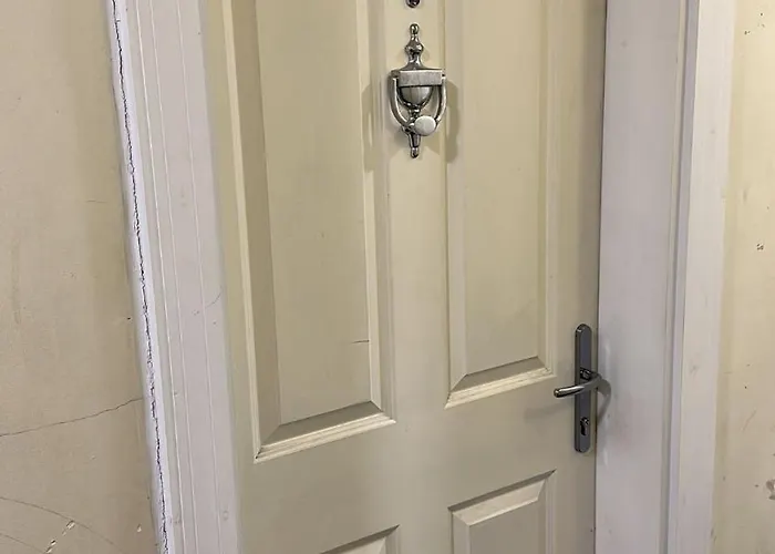 11 Dudley Court